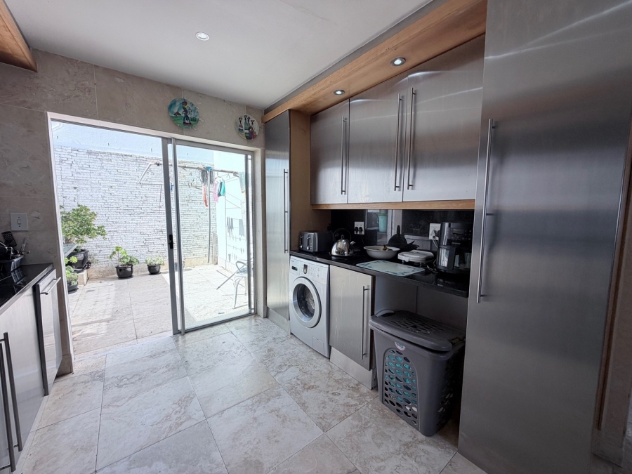 7 Bedroom Property for Sale in Bloubergstrand Western Cape